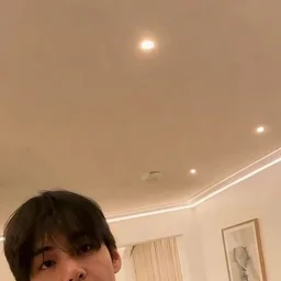 Kim taehyung 's avatar