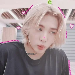 Hyunjin 's avatar